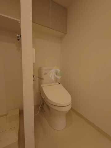 トイレ　同タイプ。参考写真。