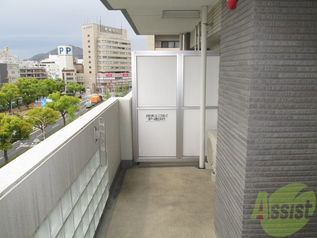 バルコニー　バルコニーです。南向きなので日当たりは大丈夫ですよ