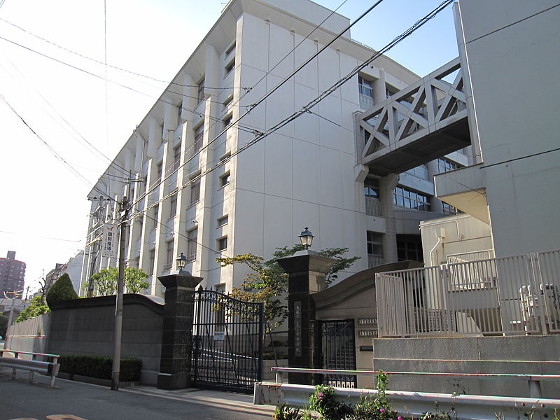 中学校　大阪市立天王寺中学校（中学校）まで652m