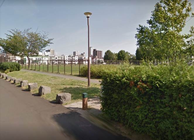 公園　二十四軒公園野球場（公園）まで180m