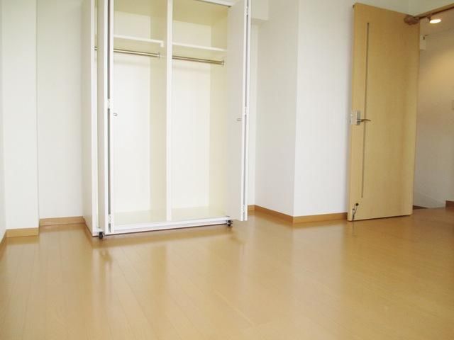 その他部屋・スペース　★キレイなフローリングの洋室★