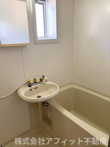 バス・シャワールーム　シャワー付き