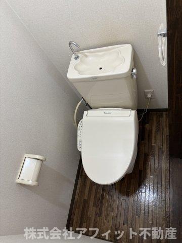 トイレ　温水洗浄暖房便座