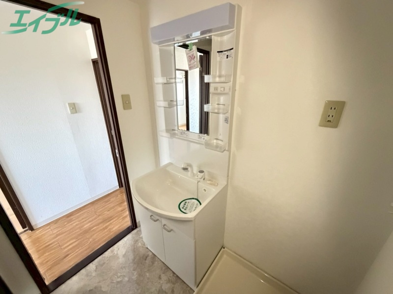 洗面設備　別部屋参考写真です