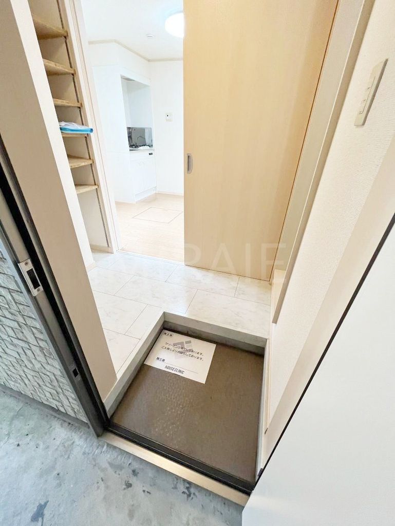 玄関　バルコニー