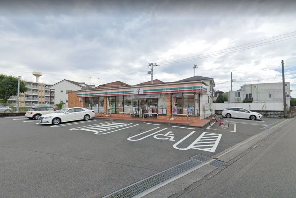 コンビニ　セブンイレブン町田市木曽町店（コンビニ）まで360m