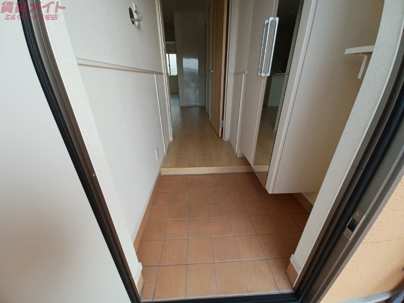 玄関　同型反転タイプ画像