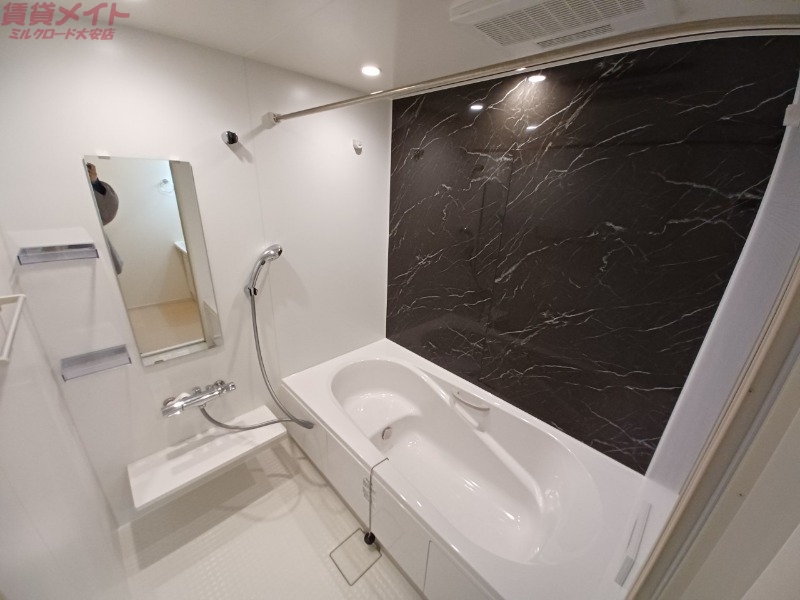 バス・シャワールーム　同型反転タイプ画像