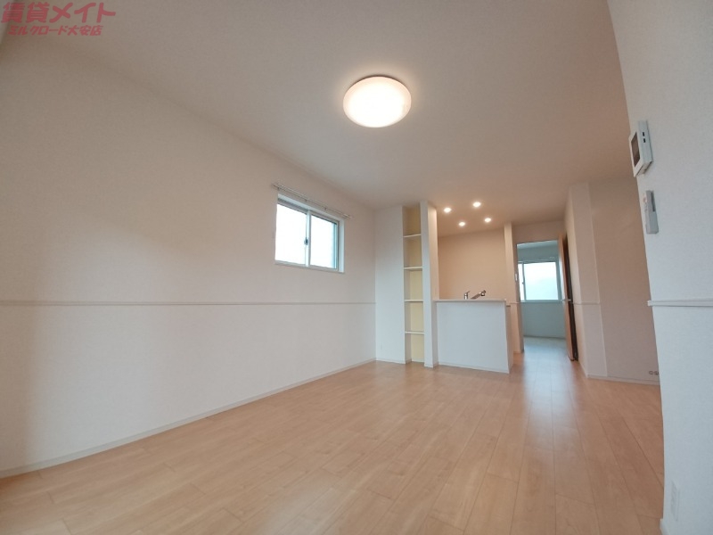 居室・リビング　同型反転タイプ画像