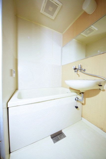 バス・シャワールーム　～疲れも一緒に流そう～