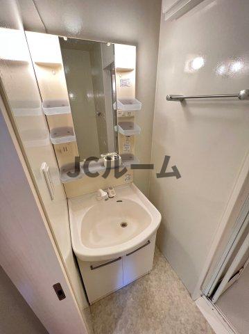 洗面設備　反転タイプの部屋の写真です