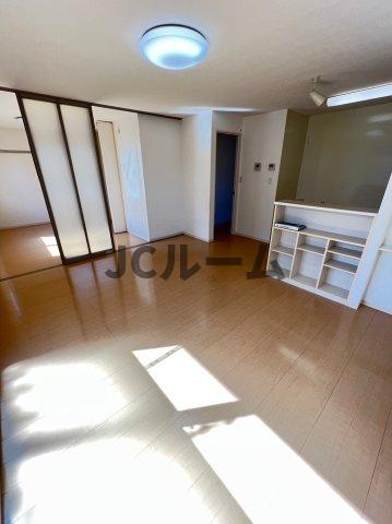 居室・リビング　反転タイプの部屋の写真です