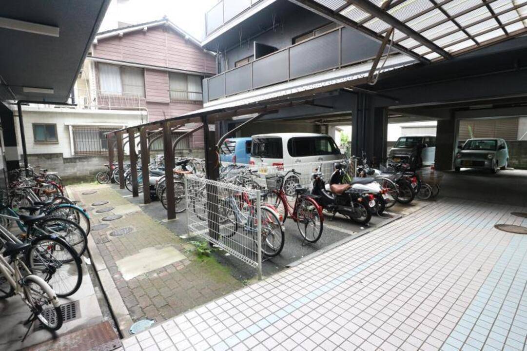 駐車場　駐輪場