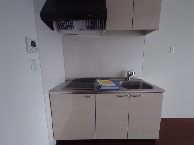 キッチン　同物件別号室の写真です。