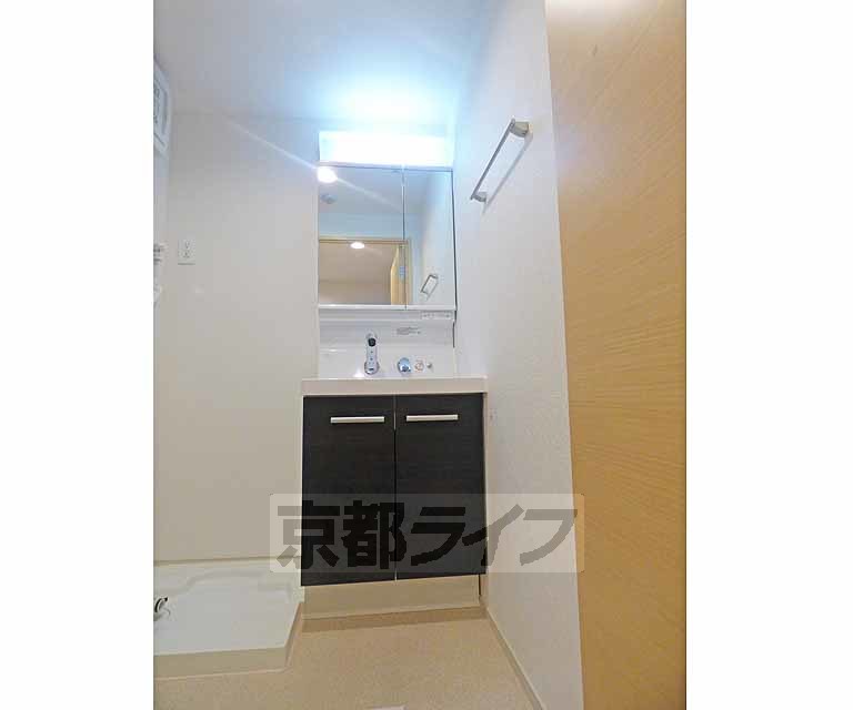 洗面設備　人気の独立洗面台です。