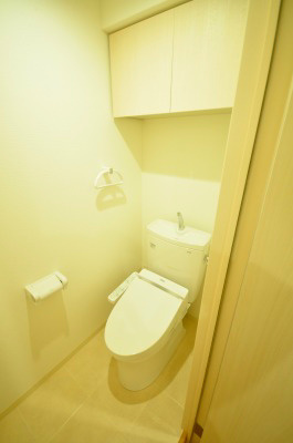 トイレ　温水洗浄便座付き