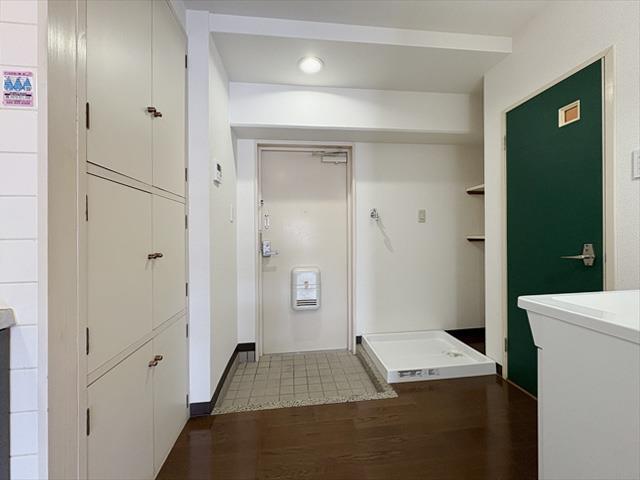 玄関　松山市山越　エンブレム山越　玄関