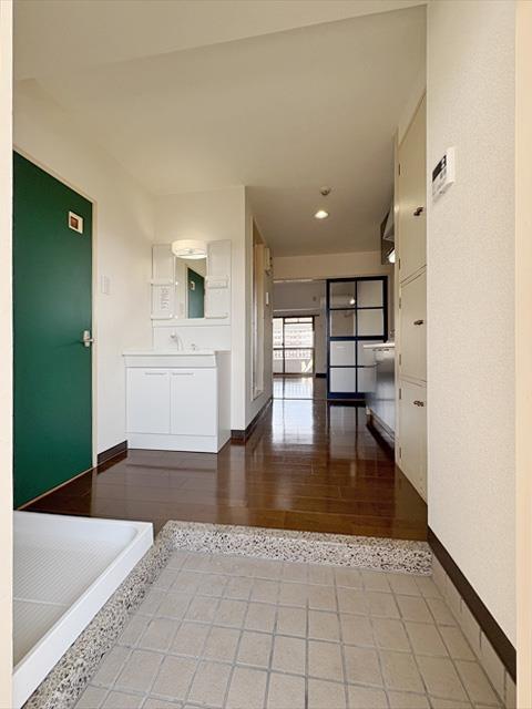 居室・リビング　松山市山越　エンブレム山越　リビング