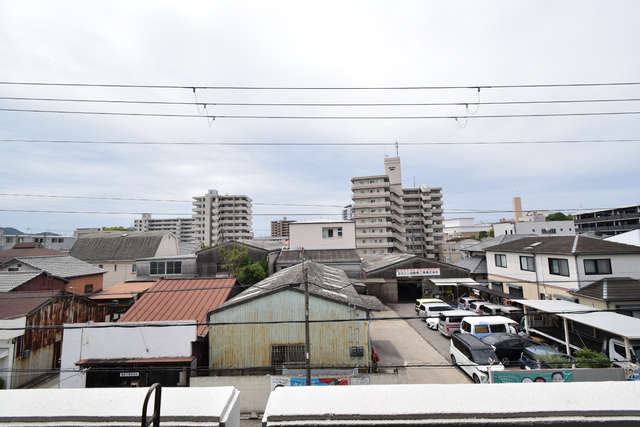 眺望　※同タイプ　３０２号室の写真です