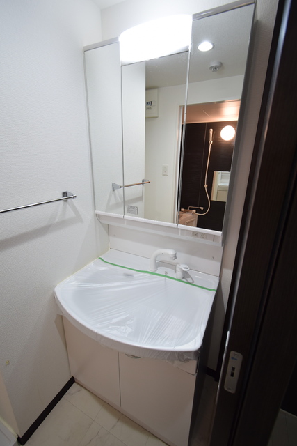 洗面設備　※同タイプ　３０２号室の写真です