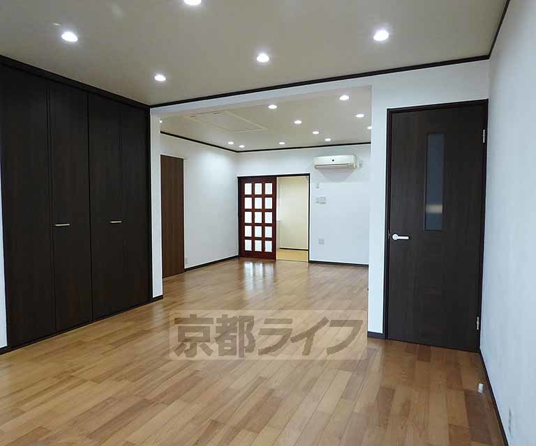 居室・リビング　広々としたリビングです