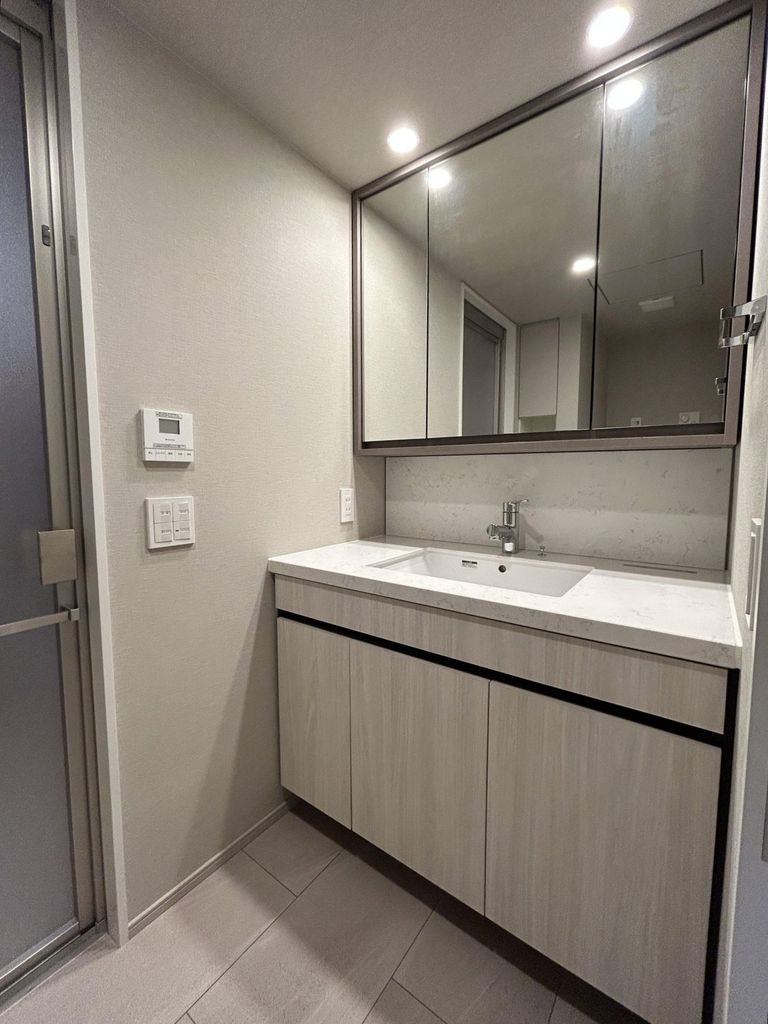 洗面設備　洗面室