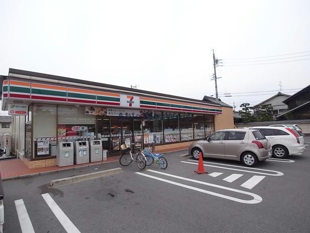 コンビニ　セブンイレブン羽島竹鼻町狐穴店（コンビニ）まで375m