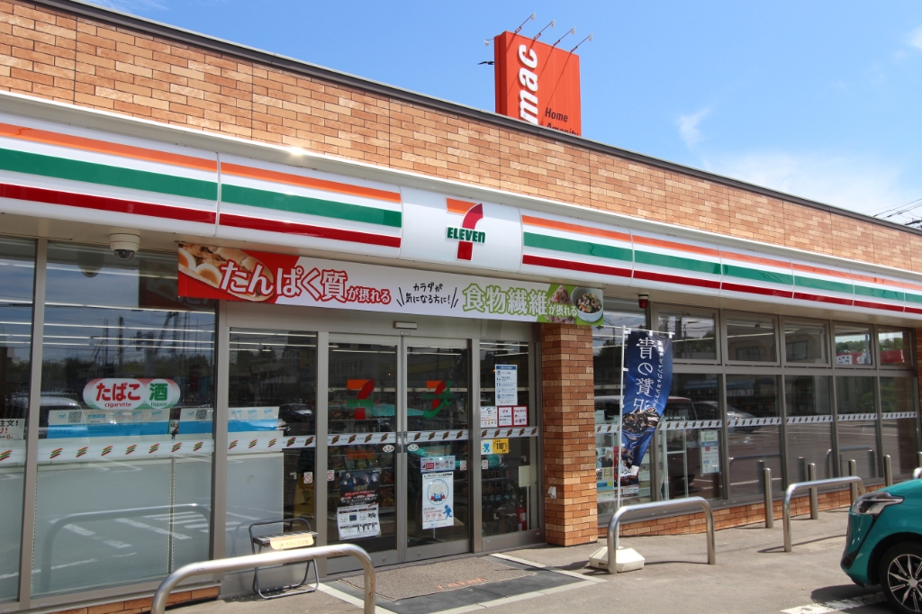 コンビニ　セブンイレブン 美幌稲美店（コンビニ）まで740m