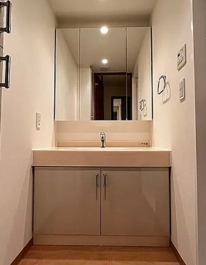 洗面設備　コンパクトで使いやすい洗面所