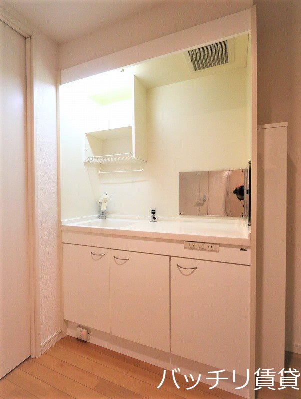 キッチン　同型タイプの為、現状を優先いたします