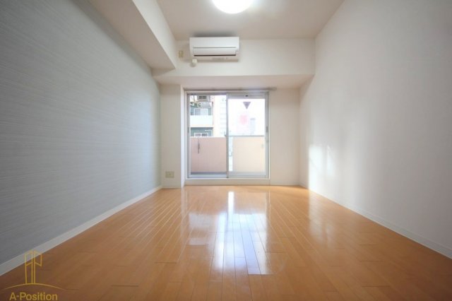 居室・リビング　グラマシー心斎橋東