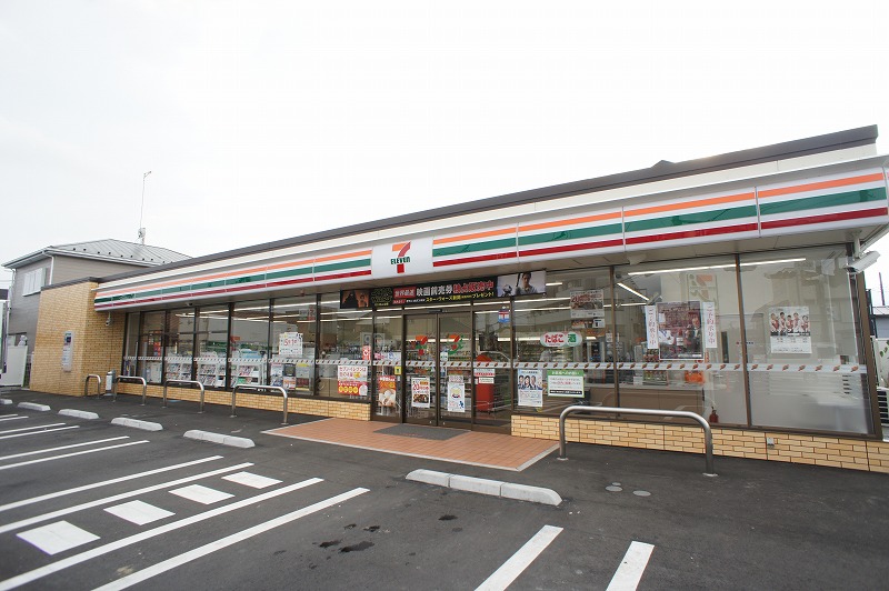 コンビニ　セブンイレブン厚木下川入東店（コンビニ）まで724m