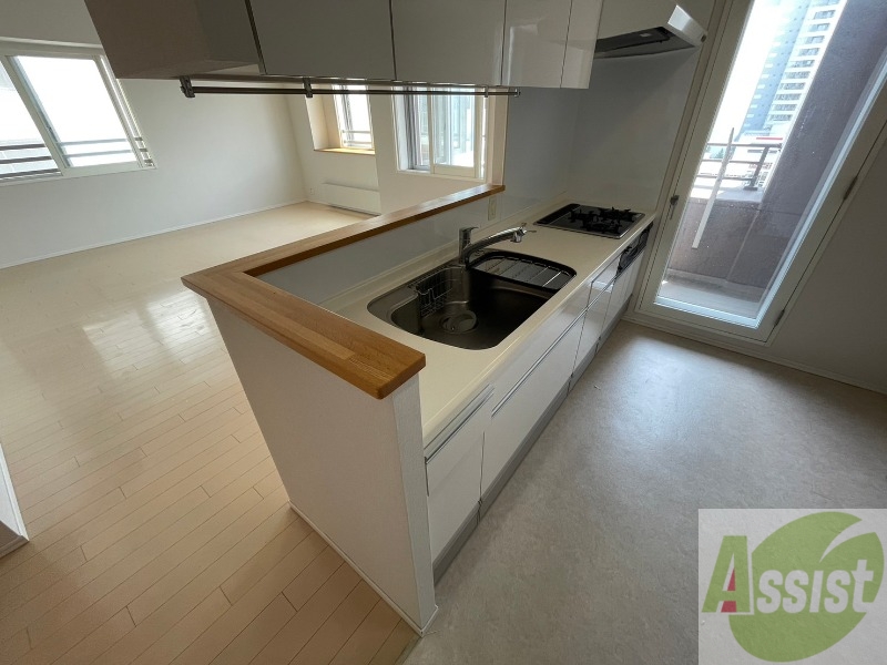 キッチン　キッチンはスペースも広々していて使いやすそうですよ！