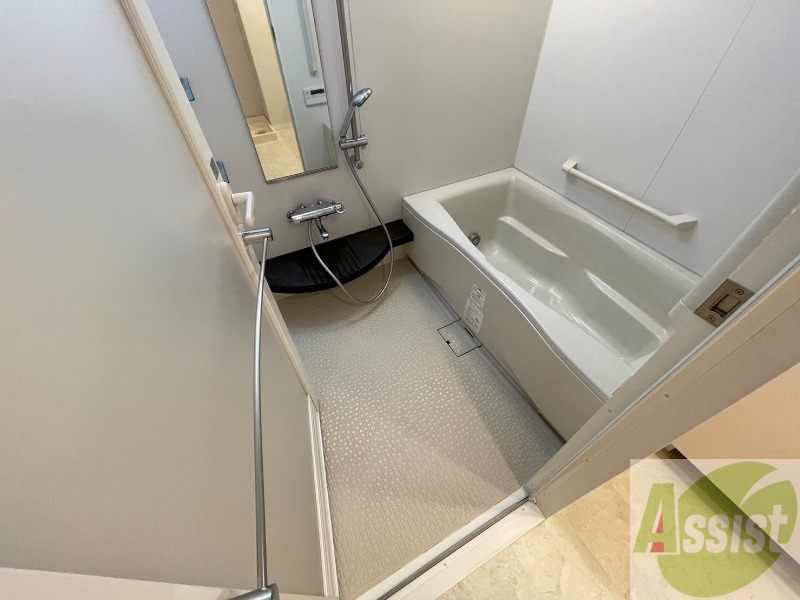 バス・シャワールーム　お風呂になります。一日の疲れを癒してくださいね。