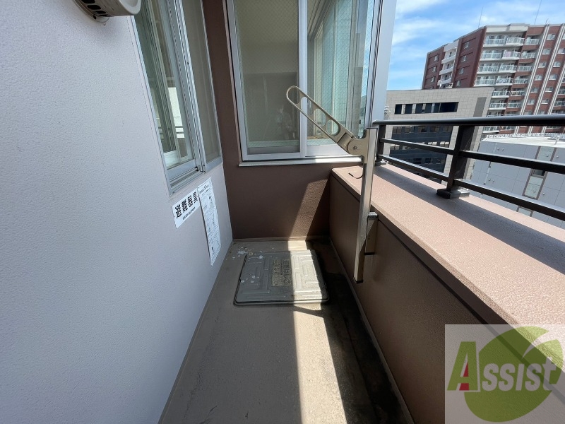 バルコニー　バルコニーです。洗濯物を干したり一息ついたりできますね！