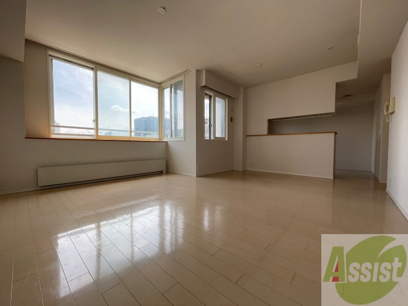 居室・リビング　広くてキレイなお部屋が広がっていて、充実した生活が送れそう。