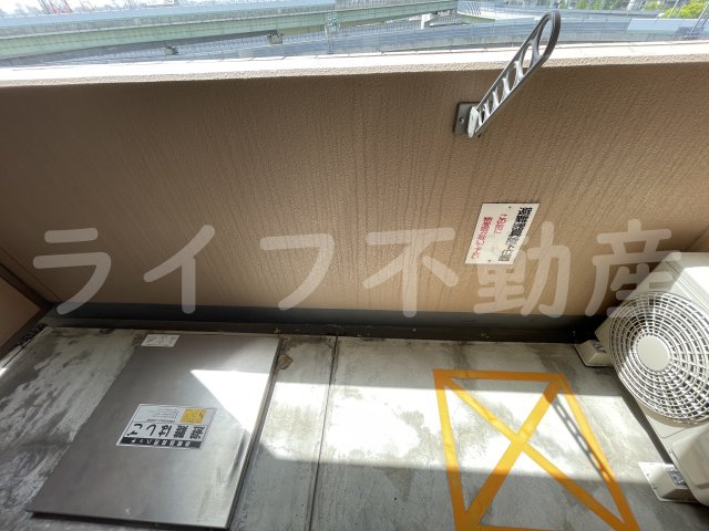 バルコニー　外からの目が気にならないバルコニーで洗濯物が干せます