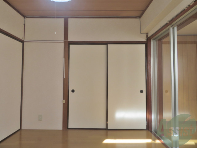 収納　収納スペースは大き目で収納には困りませんね！