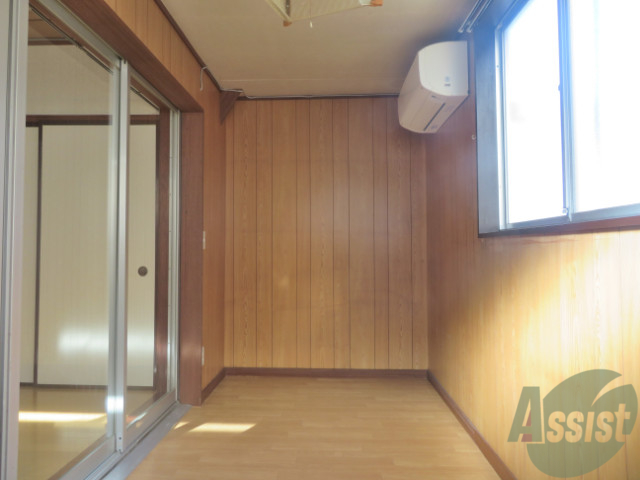 その他部屋・スペース　広いサンルームは寝室として活用頂けますよ