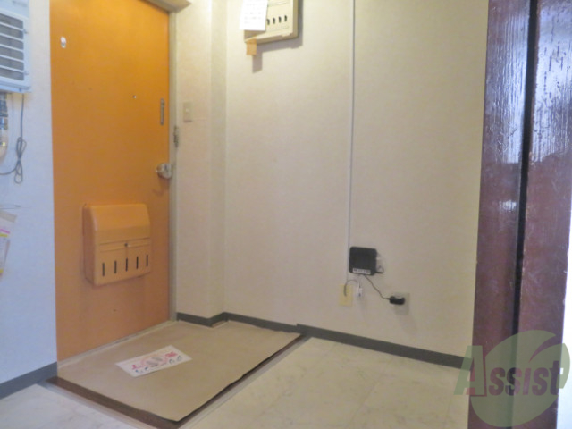 玄関　玄関は開放的で靴の脱ぎ剥ぎがしやすいですね！