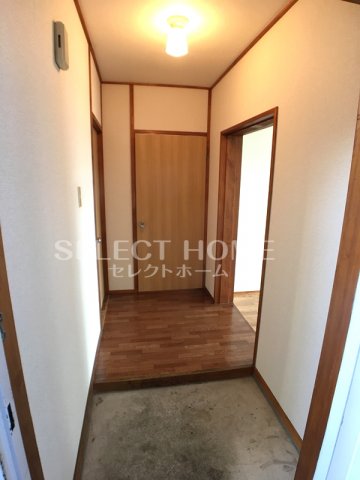 玄関　同型タイプ落ち着いた玄関です