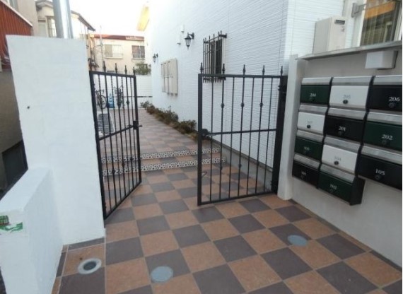 エントランス　弊社は都内全域の物件をご紹介可能です！