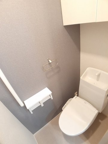 トイレ　清潔感のあるトイレです