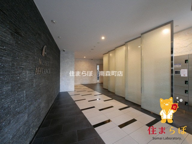 エントランス　「暮らしの設計図は、ここから始まります。」