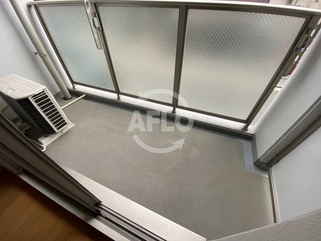 バルコニー　マインズコート西天満　洋室