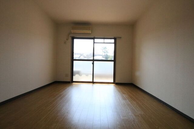 居室・リビング　※別号室の参考写真の為、原状優先です。