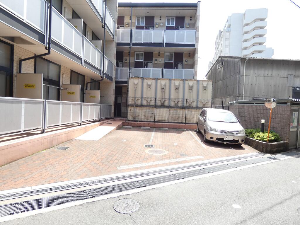 駐車場　駐車場枠10台有ります！空き確認はお問い合わせください☆