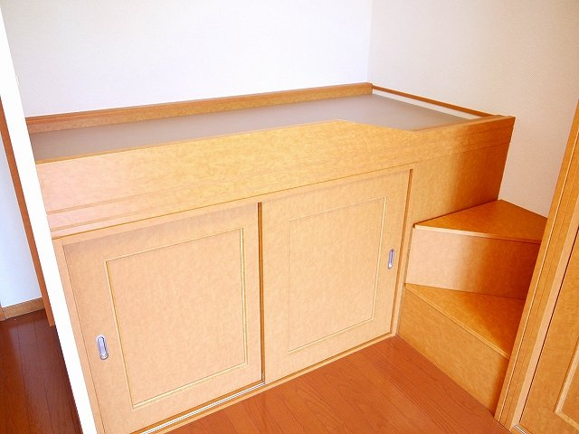 その他部屋・スペース　開放的な寝室です