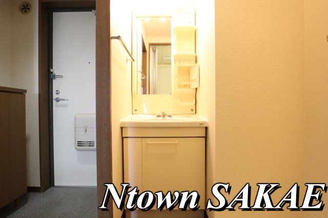 洗面設備　朝の支度にも助かる、独立の洗髪洗面化粧台