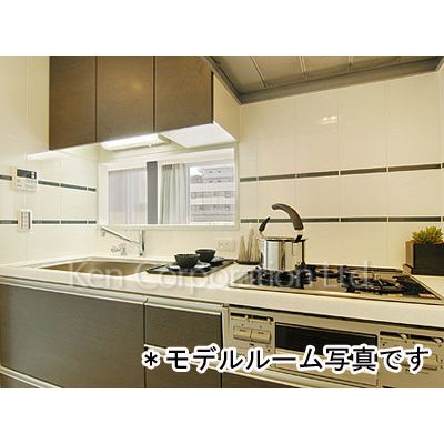 キッチン　同タイプ4階のお部屋を撮影。仕様が異なることがあります。